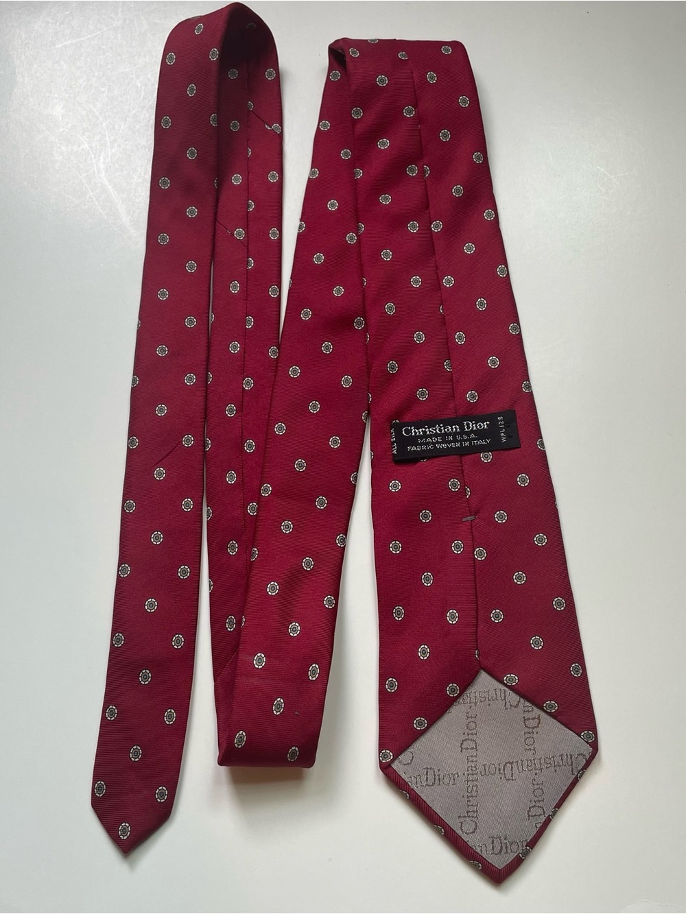 Christian Dior Mens Silk Tie
Burgundy Red Medallion Geometric
Pattern - Picture 6 of 11